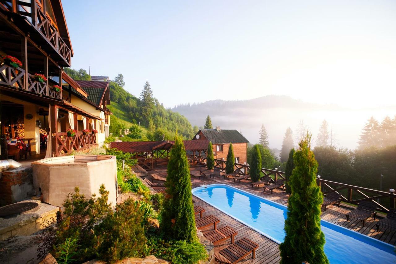 Hotel 12 Місяців-Травень, Басейн З Підігрівом Slavske Exterior foto