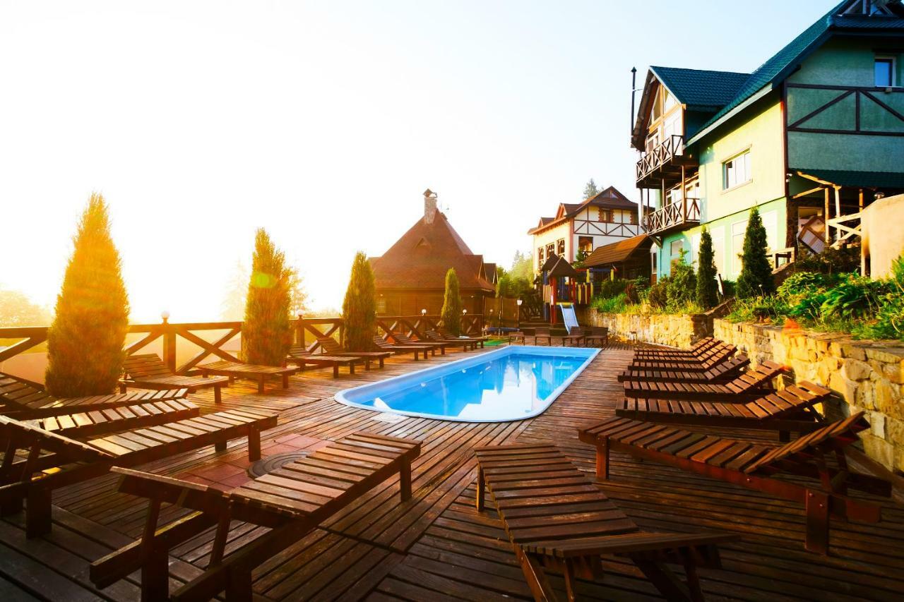Hotel 12 Місяців-Травень, Басейн З Підігрівом Slavske Exterior foto